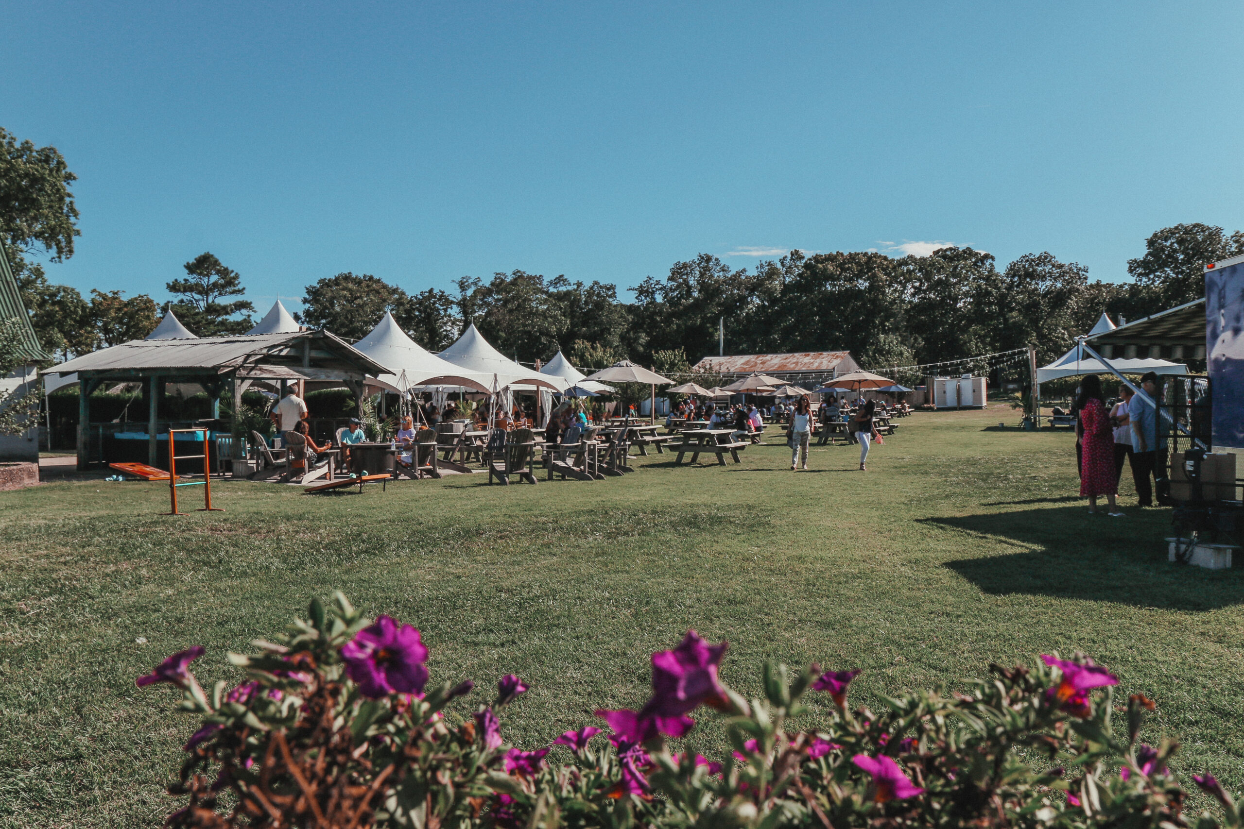 Outdoor Seating Tent & Outdoor Seating